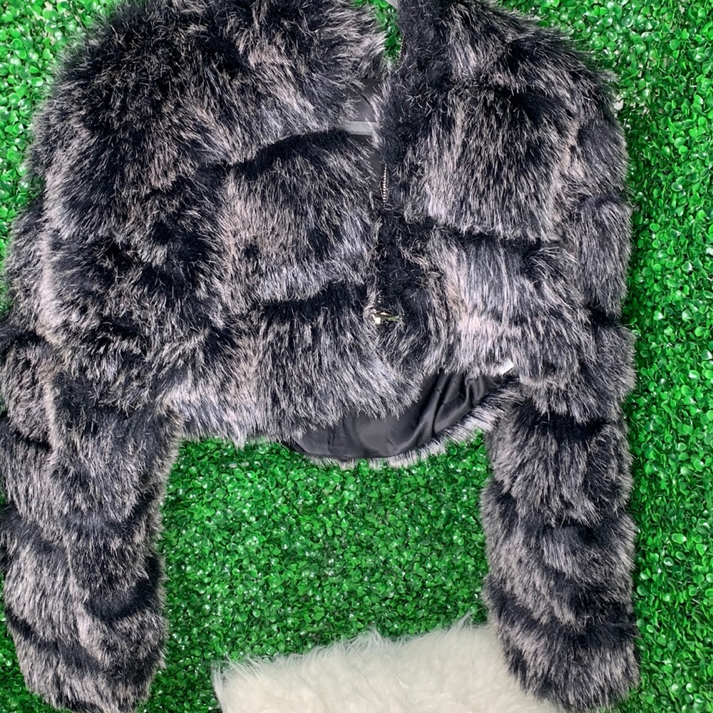 Greg and black, cropped faux fur